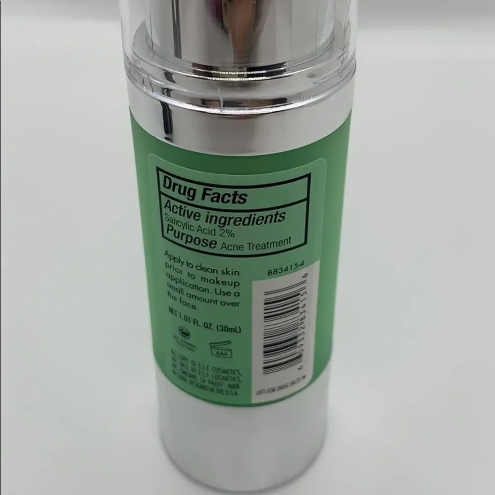 NWT e.l.f. 16HR Camo Concealer Bundle